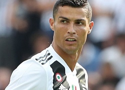 Ronaldo 'đỏ mặt' với tục lệ ra mắt tại Juventus