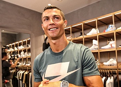 Ronaldo thể hiện tài ca hát trước các đồng đội ở Juventus