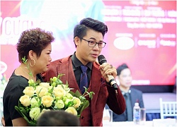 "Truyền nhân" của Ngọc Sơn làm liveshow để "chặt chém" khán giả?