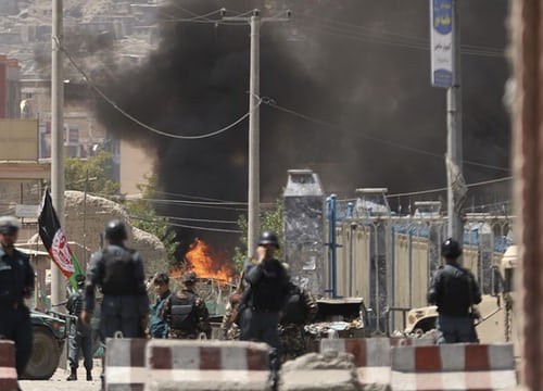 "Mưa" tên lửa nã liên tiếp vào Dinh Tổng thống, khu ngoại giao Afghanistan