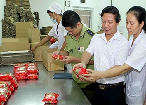 Ra quân truy lùng bánh trung thu giá rẻ kém chất lượng