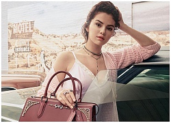 Selena Gomez đăng ảnh mặc bikini, vui vẻ cùng bạn trên du thuyền