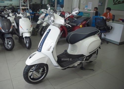 Ảnh thực tế Vespa Primavera Yacht Club giá 77,5 triệu đồng