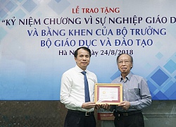 Bộ GD&ĐT trao Kỷ niệm chương "Vì sự nghiệp Giáo dục" và Bằng khen đến lãnh đạo, phóng viên báo Dân trí