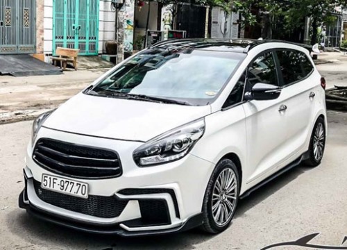 Kia Rondo "độ" bodykit lạ mắt tại Sài Gòn