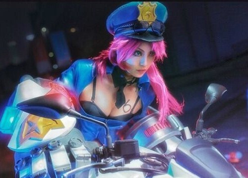 LMHT: Vi và Caitlyn 'cực ngầu' trong bộ ảnh cosplay Sĩ Quan