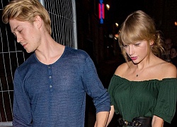 Xuất hiện hiếm hoi bên bạn trai, Taylor Swift diện váy khéo khoe vòng 1 đầy đặn "không còn lép"