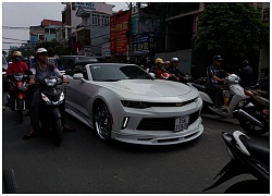 Chevrolet Camaro mui trần cực hiếm độ hầm hố ở Hải Phòng