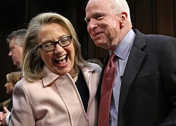 Cuộc so tài "tửu lượng" giữa bà Clinton và ông McCain