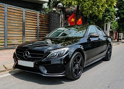 Đại gia Việt chi hơn nửa tỷ đồng dùng lướt sau đó phủ đen Mercedes-Benz C300 AMG