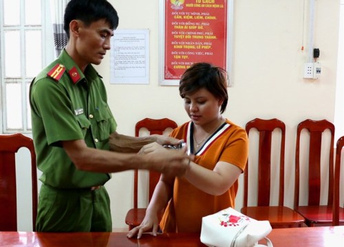 Khởi tố, tạm giam bảo mẫu bạo hành trẻ em ở An Giang