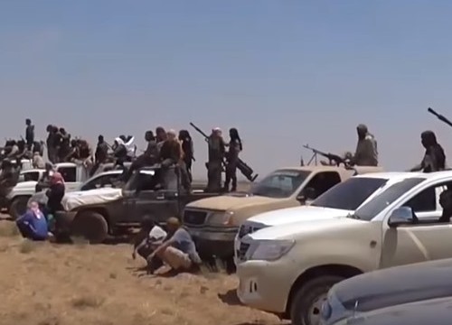 Lính tinh nhuệ Syria tới Idlib, hàng nghìn chiến binh hầm hè phản công