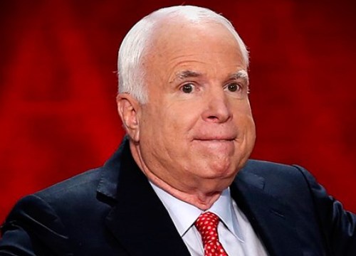 Lý do Nhà Trắng không có thông cáo về sự ra đi của TNS John McCain?