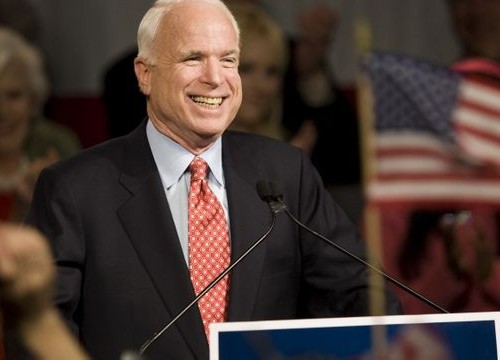 Vì sao người Mỹ yêu quý ông John McCain?