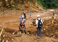 Bản làng tan hoang xơ xác, dân không có nhà để về