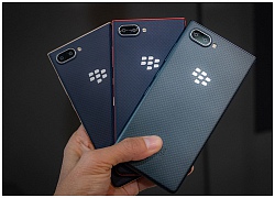 BlackBerry Key2 LE: nhẹ hơn, cấu hình thấp hơn, cầm êm hơn, màu đẹp hơn