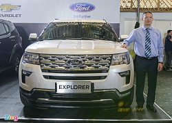 Đại lý bán Ford Explorer 'bia kèm lạc' hơn 200 triệu đồng