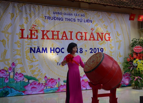 Hà Nội: Lễ khai giảng trong ngôi đình