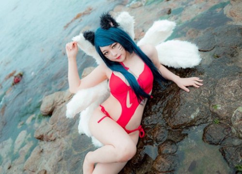 LMHT: Ngắm cosplay Ahri Tiệc Bể Bơi siêu gợi cảm của Akhee