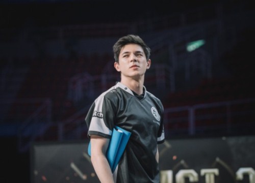 Từng là đồng đội cũ, vậy mà TSM Hauntzer gọi Doublelift và Team Liquid là 'thùng rỗng kêu to'