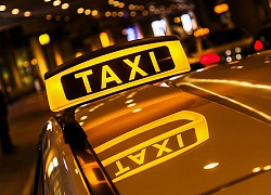 Hẹn hò xong, vợ và người tình gọi đúng taxi của chồng