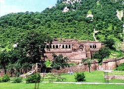 Pháo đài Bhangarh và lời nguyền một đi không bao giờ trở lại