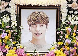 10 tháng kể từ vụ Jonghyun tự tử, gia đình anh đã có hành động gây xôn xao và được cả tạp chí danh tiếng tôn vinh