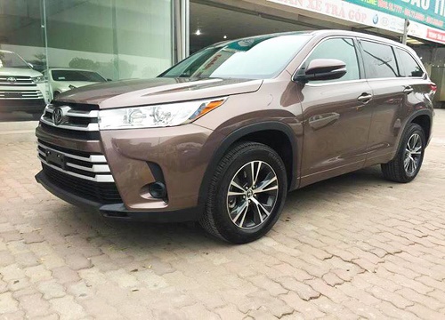 Toyota Highlander - Xe bình dân giá 2,7 tỷ đồng?