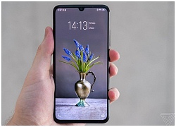 Vivo V11 chính thức ra mắt: Smartphone tầm trung có cảm biến vân tay dưới màn hình, rãnh tai thỏ hình hạt đậu, giá từ 8,5 triệu đồng