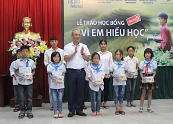 1.100 suất học bổng "Vì em hiếu học" đến với trò nghèo Nghệ An