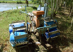 Chiếc máy cày "thần thánh" siêu gọn nhẹ, chạy được dưới mương