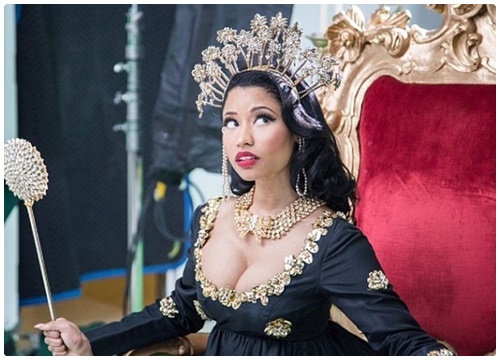 Dân mạng ngơ ngác trước hình ảnh 'một trời một vực' của Nicki Minaj ngoài đời thực và khi kết hợp cùng BTS