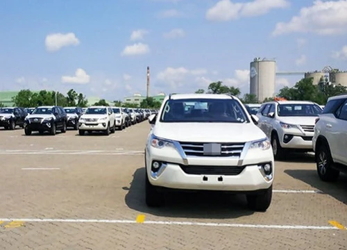 Toyota Fortuner đòi lại "ngai vàng" sau 7 tháng vắng mặt trong phân khúc SUV 7 chỗ