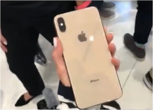 Cận cảnh chiếc Iphone Xs Max hot nhất hôm nay