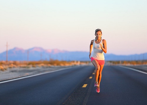 Cô gái Hà Nội chạy bộ 10 km mỗi sáng