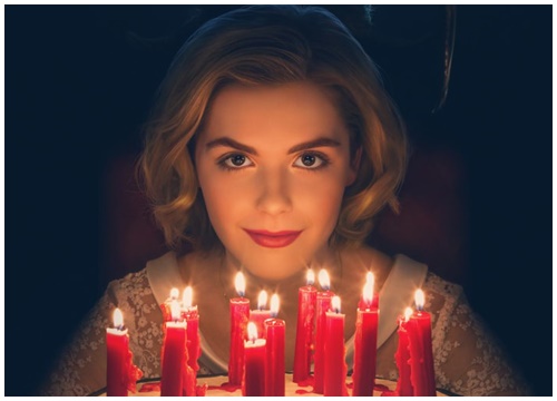 Cô phù thuỷ nhỏ Sabrina mừng sinh nhật 16 tuổi bằng phiên bản Netflix rùng rợn