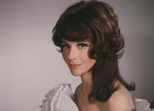 Diễn viên huyền thoại nước Anh Fenella Fielding qua đời ở tuổi 90 vì đột quỵ