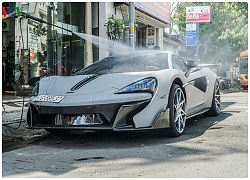 Hình ảnh Mclaren 570-VX được "tắm rửa" ngay trên đường