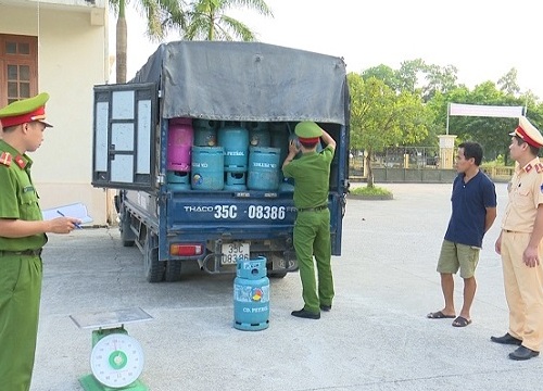 Ninh Bình: Bắt vụ vận chuyển 160 bình gas không hóa đơn, chứng từ