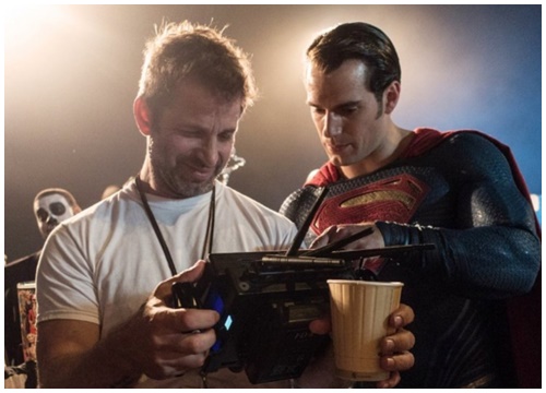 Sau thông tin Henry Cavill bỏ vai Superman, đạo diễn Zack Snyder 'xát muối tim fan' bằng hành động này