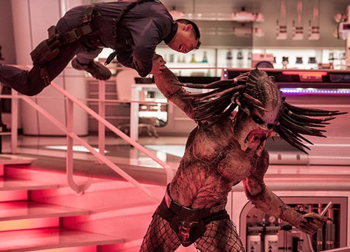 Ác quỷ Valak lép vế trước dàn quái thú khát máu trong 'The Predator'