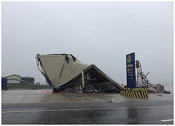 Bão Mangkhut sức gió kinh hoàng 212km/giờ đổ vào Philippines