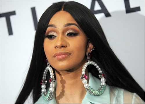 Nàng 'quăng guốc vào Nicki Minaj' - Cardi B phủ kín đề cử AMAs 2018, trong khi 'ai kia' thì...