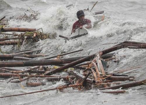 Những hình ảnh không thể sợ hơn khi "quái vật" Mangkhut càn quét Philippines