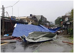 Siêu bão Mangkhut đổ bộ vào Philippines, tàn phá mọi thứ trên đường đi