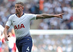 Alderweireld mặc áo không có logo Tottenham