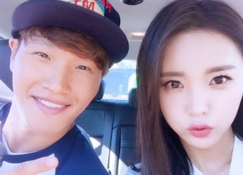 Chiêm ngưỡng loạt khoảnh khắc này, còn ai dám nghi ngờ độ 'tình' của Kim Jong Kook và Hong Jin Young?