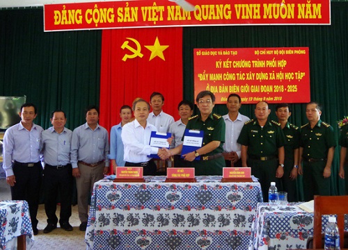 Đồng Tháp: Bộ đội Biên phòng phối hợp với Sở GD-ĐT xây dựng xã hội học tập