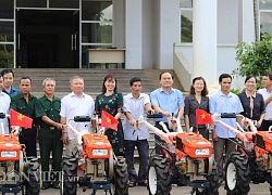 Lào Cai: Nhà nông cảm động khi nhận món quà là "trâu sắt"