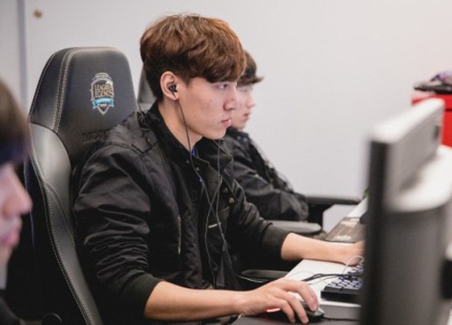 LMHT Hàng loạt siêu sao Bắc Mỹ đổ bộ server Hàn Quốc, Doublelift hay Levi đang ở mức rank nào?